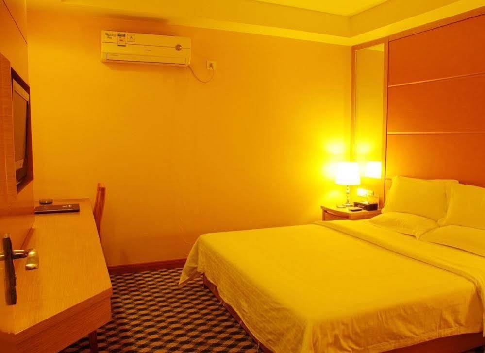 Dongguan Chang'An Hongbao Fashion Hotel Экстерьер фото